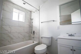 2201 Fairfield Ave in Las Vegas, NV - Building Photo - Building Photo