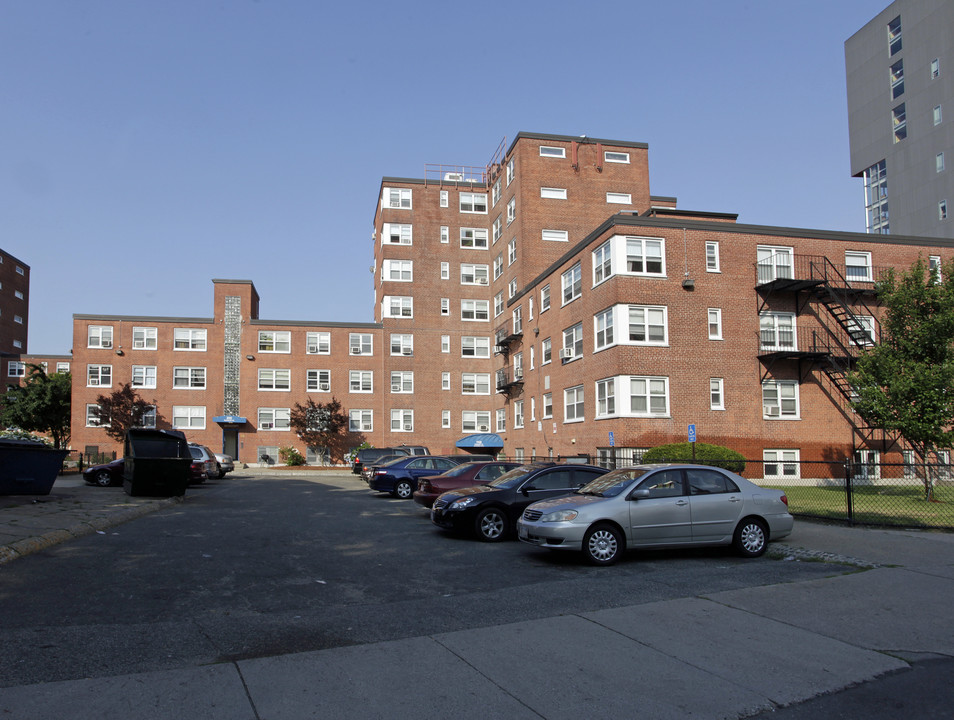 Whittier Street Apartments in Boston, MA - Foto de edificio