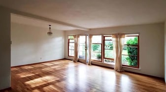 6821 NE Broadway in Portland, OR - Building Photo