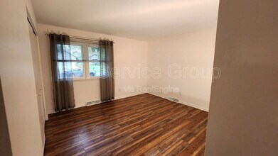 410 Monroe St in Oswego, IL - Building Photo - Building Photo