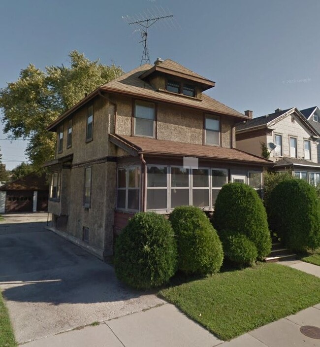 property at 23 E Johnson St