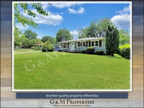 1087 Westside Dr in Rochester, NY - Foto de edificio - Building Photo