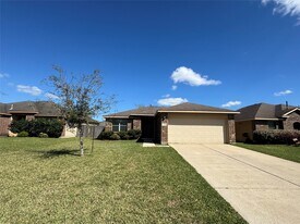 7906 Emerald Oak Dr in Texas City, TX - Building Photo