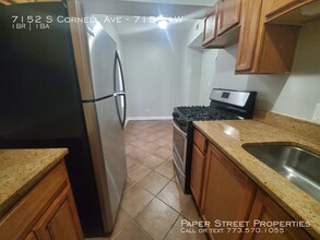 7152 S Cornell Ave-Unit -7152-1W in Chicago, IL - Building Photo - Building Photo