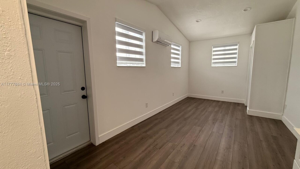 20601 SW 116th Rd in Miami, FL - Building Photo