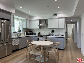 9842 Vidor Dr in Los Angeles, CA - Foto de edificio - Building Photo