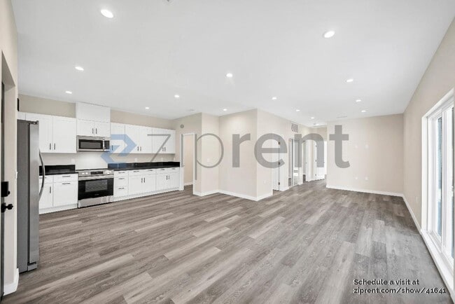 22657 Strathern St in Los Angeles, CA - Building Photo - Building Photo