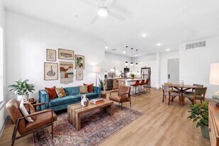 Wixby House in Austin, TX - Building Photo