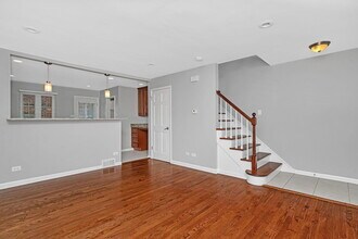 15 S Waiola Ave in La Grange, IL - Building Photo - Building Photo
