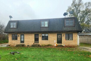 326 E 2nd St in Byron, IL - Building Photo