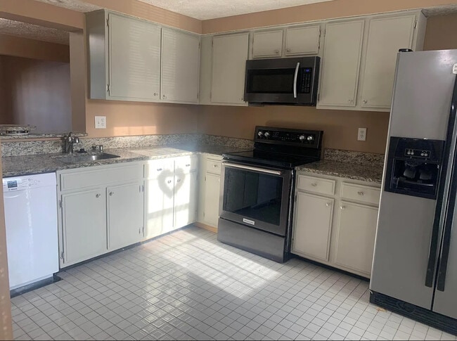 property at 8551 Castlemill Cir