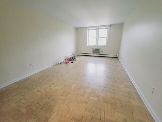 140 Grove St in Stamford, CT - Building Photo - Building Photo