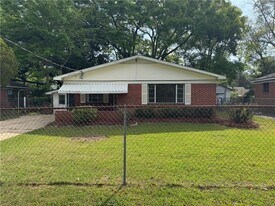 713 Iris Ave in Mobile, AL - Building Photo