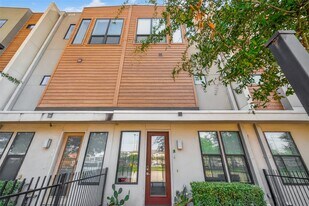 2401 Crawford St in Houston, TX - Building Photo