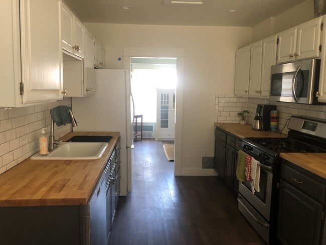 6342 N Greeley Ave, Unit A in Portland, OR - Building Photo - Building Photo