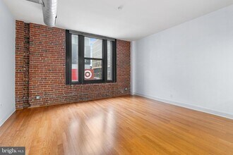 0-1100 S Broad St, Unit 200A in Philadelphia, PA - Foto de edificio - Building Photo