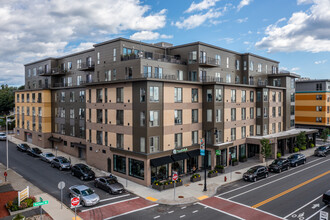The Beverly Collection: Canvas in Beverly, MA - Building Photo - Building Photo