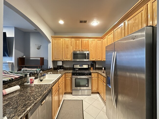 3517 N Fremont St, Unit G08C in Chicago, IL - Foto de edificio - Building Photo