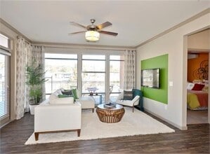 641 North Ave, Unit 13208-11 in Atlanta, GA - Foto de edificio - Building Photo