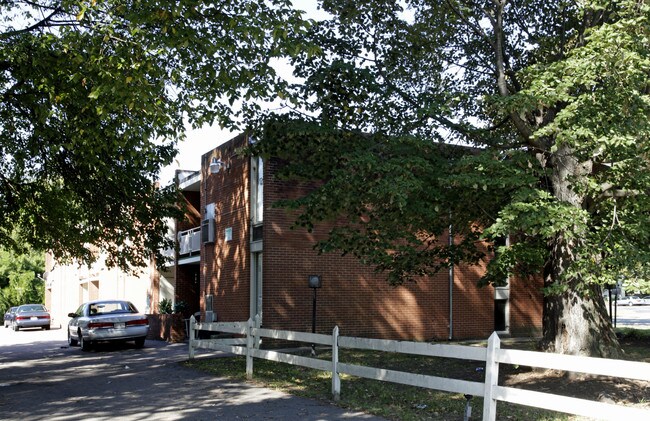 Magnolia Place Apartments in Richmond, VA - Building Photo - Building Photo