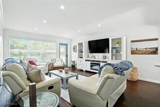 1063 22nd Ave N in Naples, FL - Building Photo - Building Photo