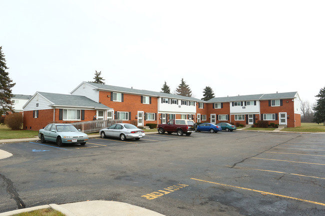 Sycamore Meadows Apartments in Ypsilanti, MI - Building Photo - Building Photo