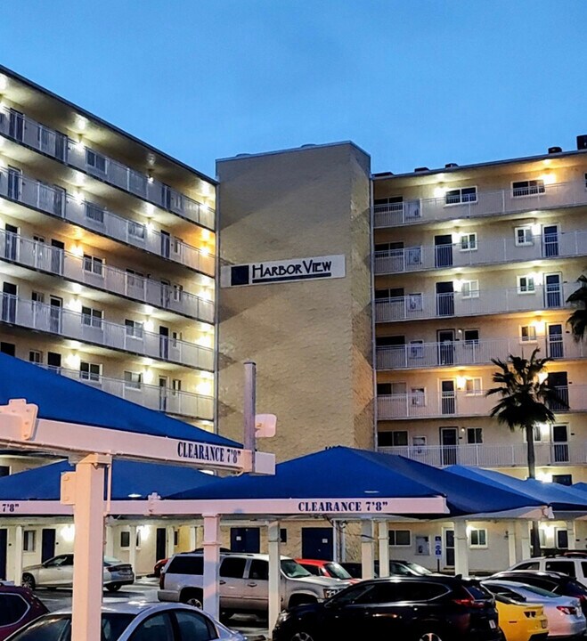 145 N Halifax Ave, Unit #409 in Daytona Beach, FL - Building Photo