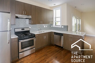 3706 N Wilton Ave, Unit 3 in Chicago, IL - Foto de edificio - Building Photo