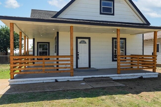 1320 W Frisco St in Altus, OK - Foto de edificio - Building Photo