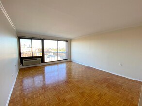 1105 Massachusetts Ave, Unit 11 in Cambridge, MA - Building Photo - Building Photo