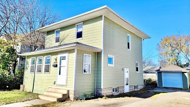 2819 E Mishawaka Ave in South Bend, IN - Building Photo - Building Photo