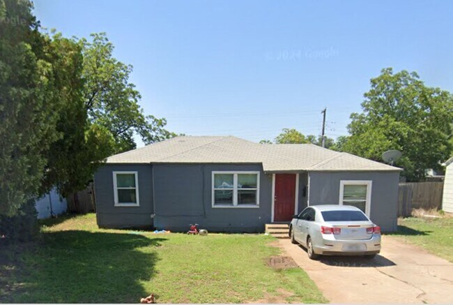 property at 2607 40th St