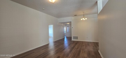 9290 Prosperity Lake Dr in Jacksonville, FL - Building Photo - Building Photo