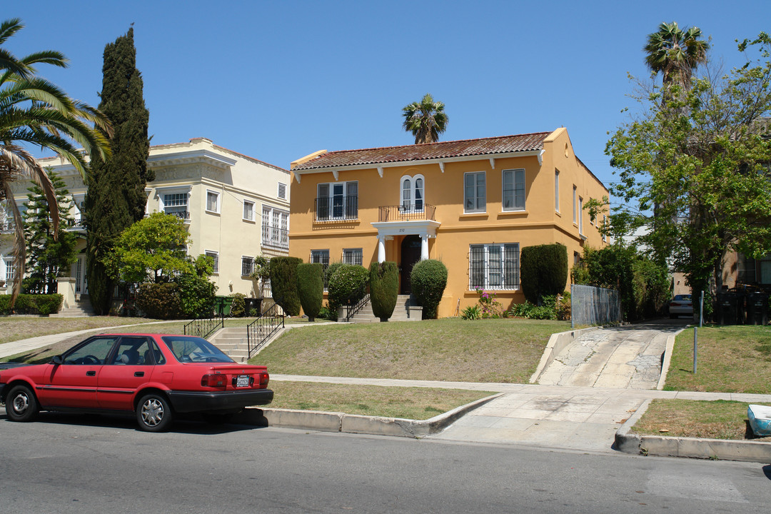 232 S New Hampshire Ave in Los Angeles, CA - Building Photo