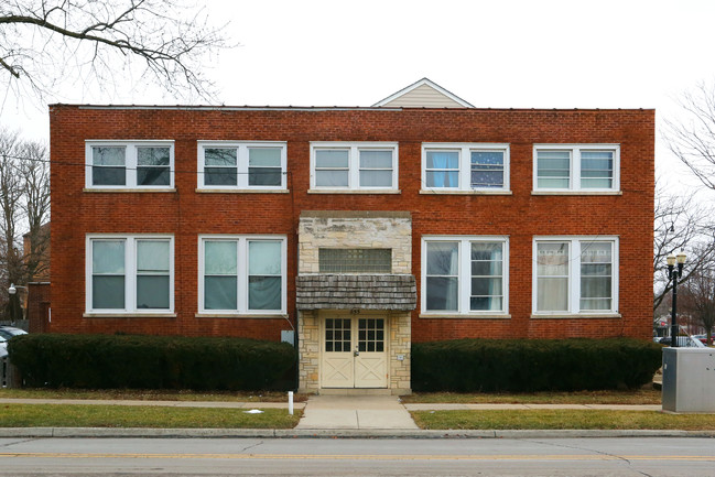 255 N Spring St in Elgin, IL - Building Photo - Building Photo