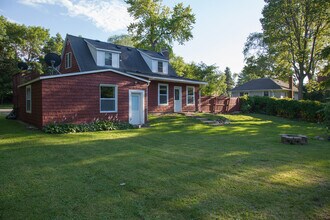 140 Park St E in Annandale, MN - Building Photo - Building Photo