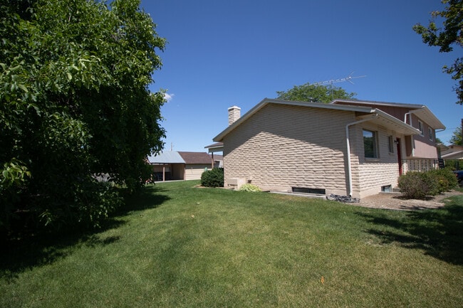 889 NW 4th Ave in Ontario, OR - Building Photo - Building Photo