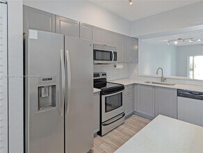 180 SW 96th Terrace in Plantation, FL - Building Photo - Building Photo