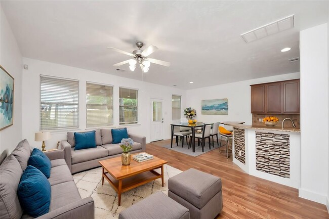 6 Whitekirk Pl in Magnolia, TX - Building Photo - Building Photo
