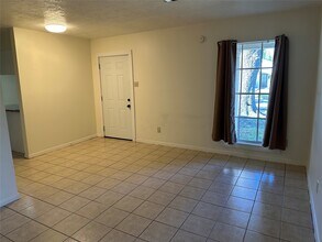 1101 Ellen Dr in Deer Park, TX - Building Photo - Building Photo