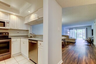 90 S Highland Ave in Tarpon Springs, FL - Building Photo - Building Photo