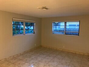 211 SE 4th Ave, Unit B in Boynton Beach, FL - Building Photo - Building Photo
