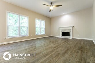 530 Riverbirch Trce in Stone Mountain, GA - Building Photo - Building Photo