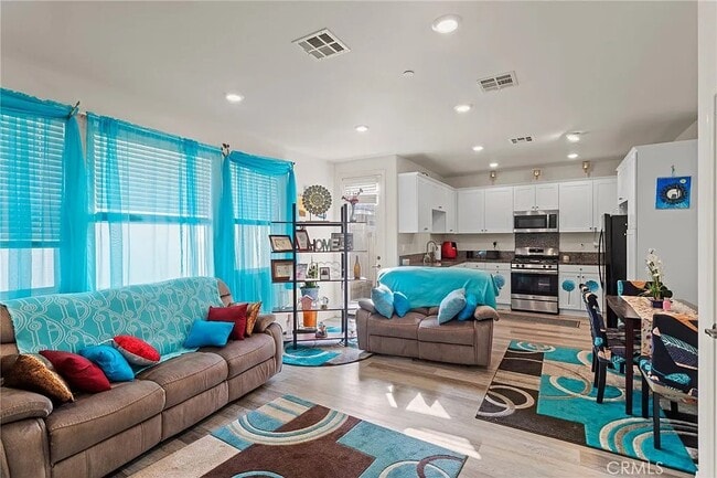 13949 La Granja Way in Eastvale, CA - Building Photo - Building Photo