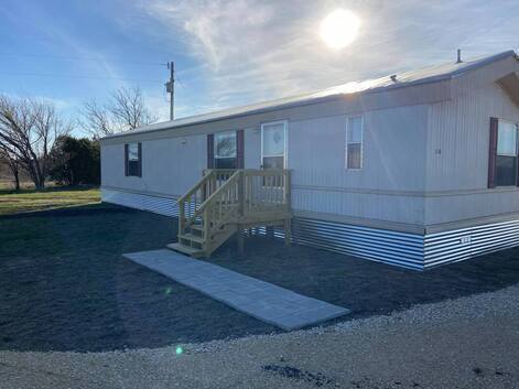 326 Private Rd 1615 in Stephenville, TX - Foto de edificio