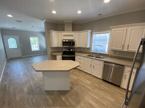 435 Cary Ln in Tarpon Springs, FL - Building Photo - Building Photo