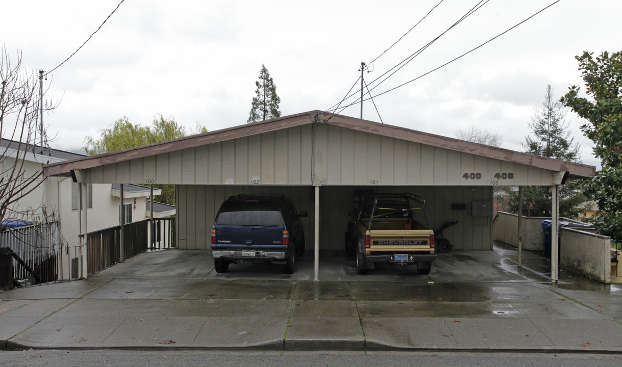 400 Keller St in Petaluma, CA - Building Photo