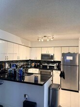 4440 NW 107th Ave in Doral, FL - Building Photo - Building Photo