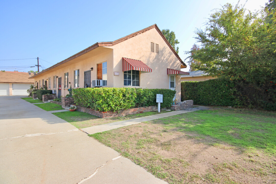 104 N Huntington Dr in Alhambra, CA - Building Photo