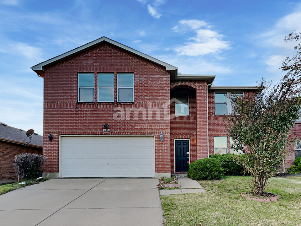 631 Almandora Dr in Arlington, TX - Building Photo